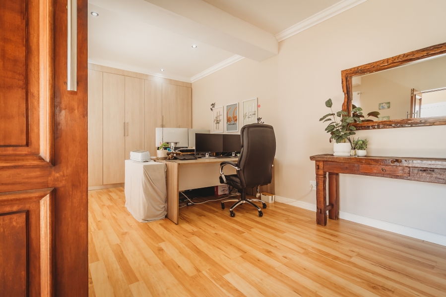 5 Bedroom Property for Sale in Panorama Western Cape